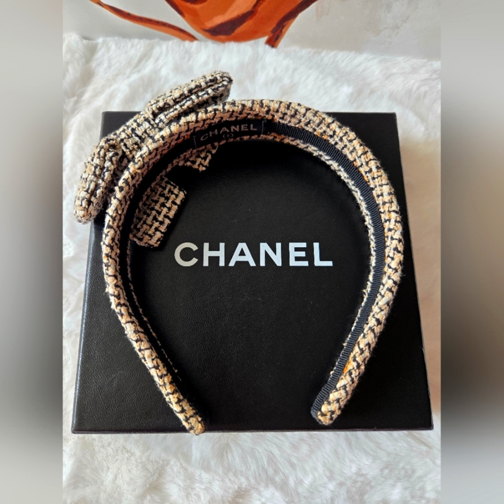Authentic Chanel Bow Tweed Headband with box - Picture 11 of 15